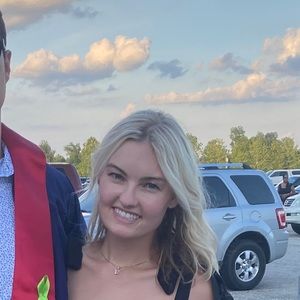 Meet your Posher, Carly